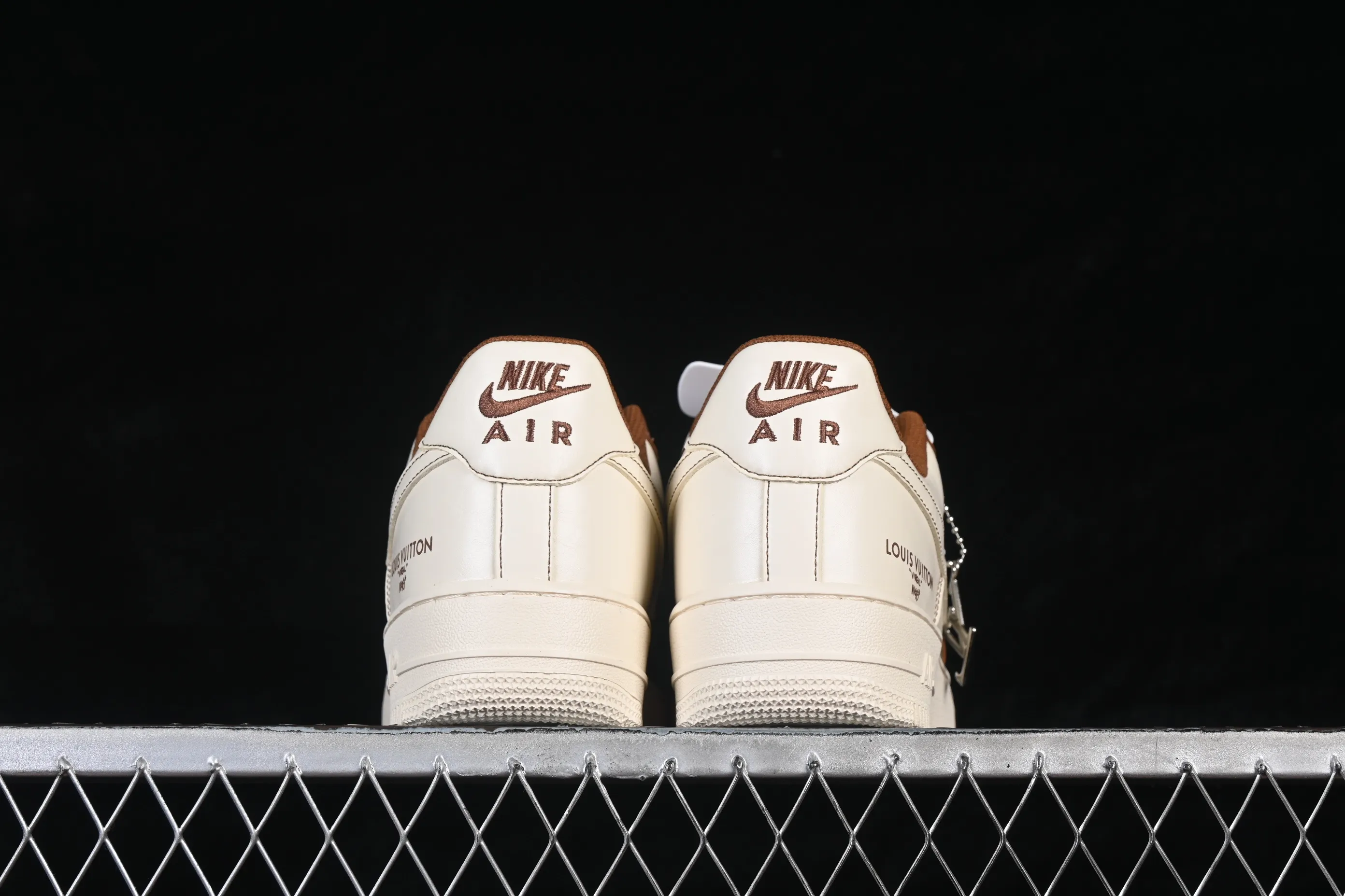 All categories Nk Air Force 1 Air Force series Nk Air Force 1 Low Air Force low top Nike Air Force 1'07 Low joint milk white coffee brown Air Force 1 low top casual sneakers IH1817-800